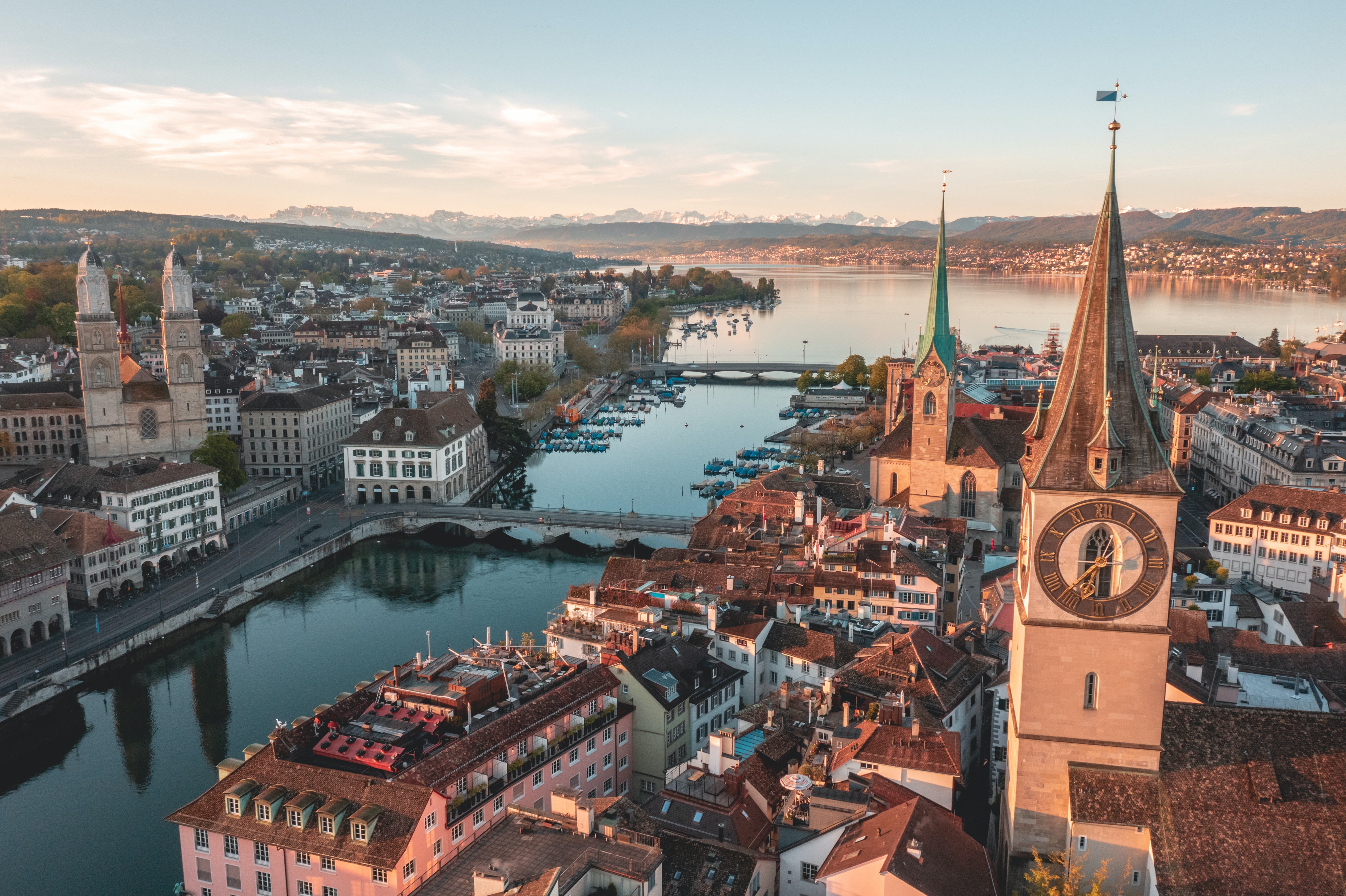 Bahnhofplatz, 8001 Zurich, Switzerland