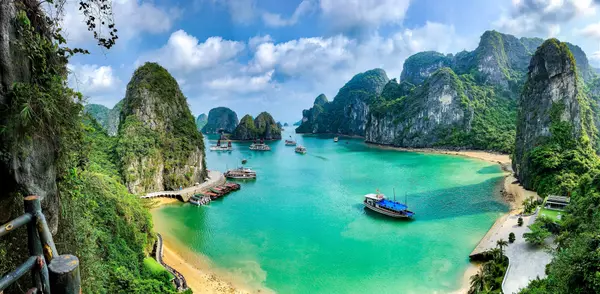 Phố Bến Đoan, Phuong Hong Gai, Ha Long, VN-13, Vietnam