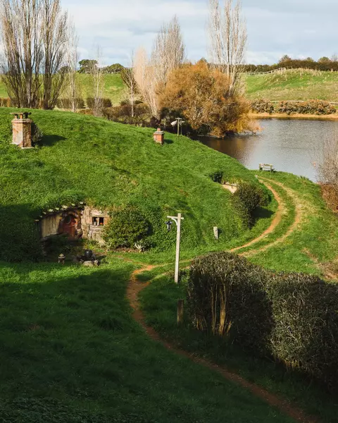 Hobbiton Movie Set & Farm Tours