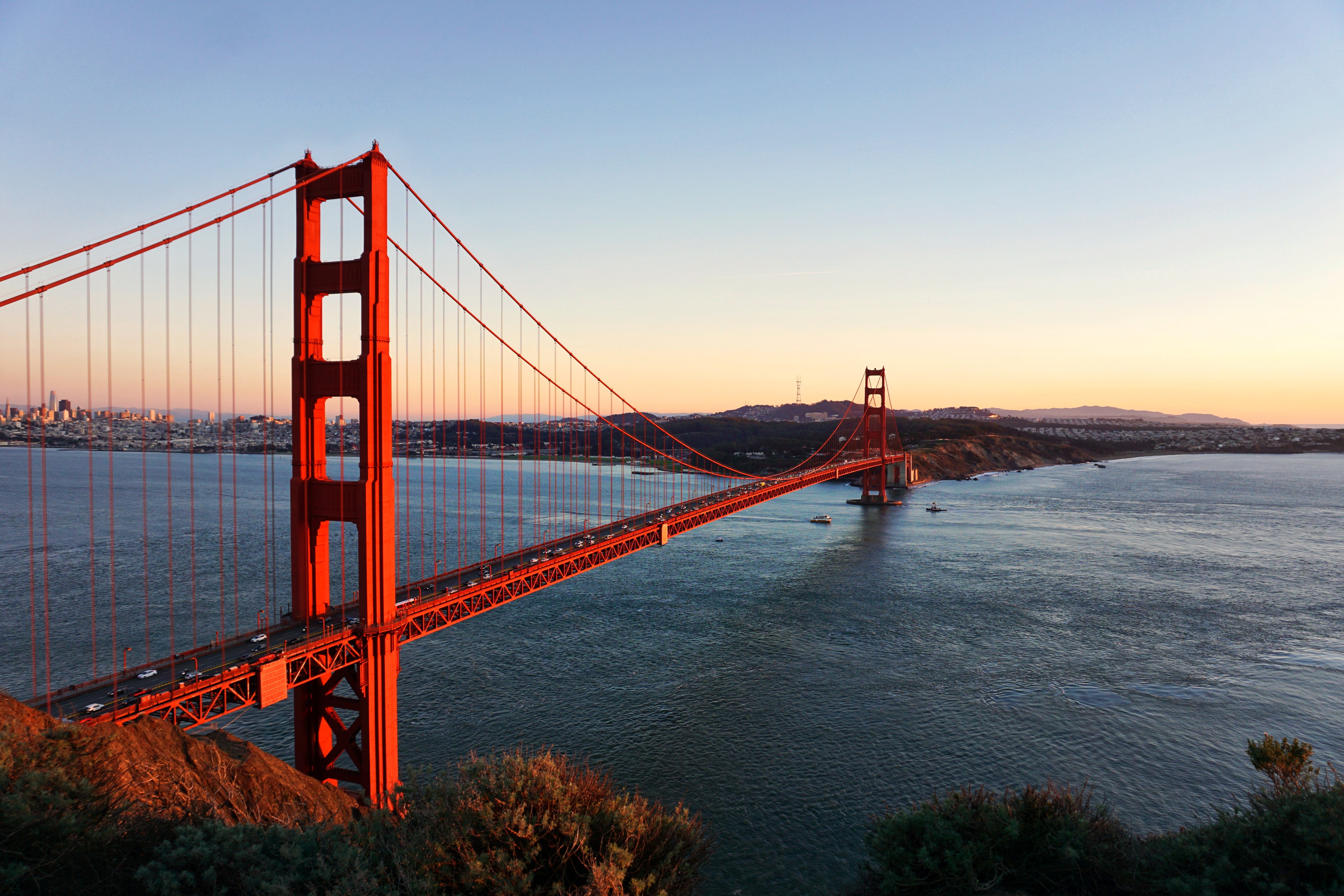 Golden Gate Bridge/Parking Lot