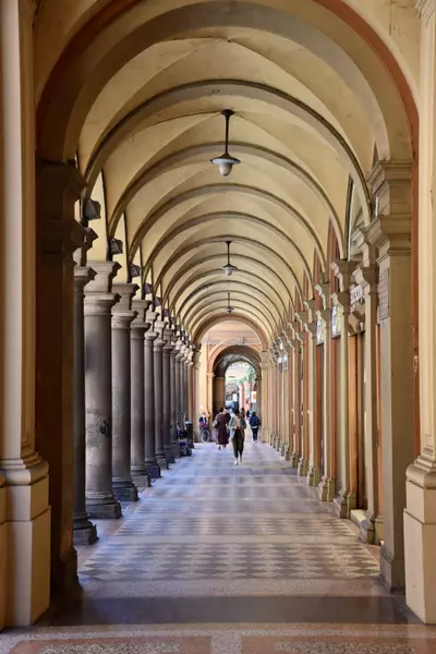 Via Luigi Carlo Farini, 13, 40124 Bologna BO, Italy