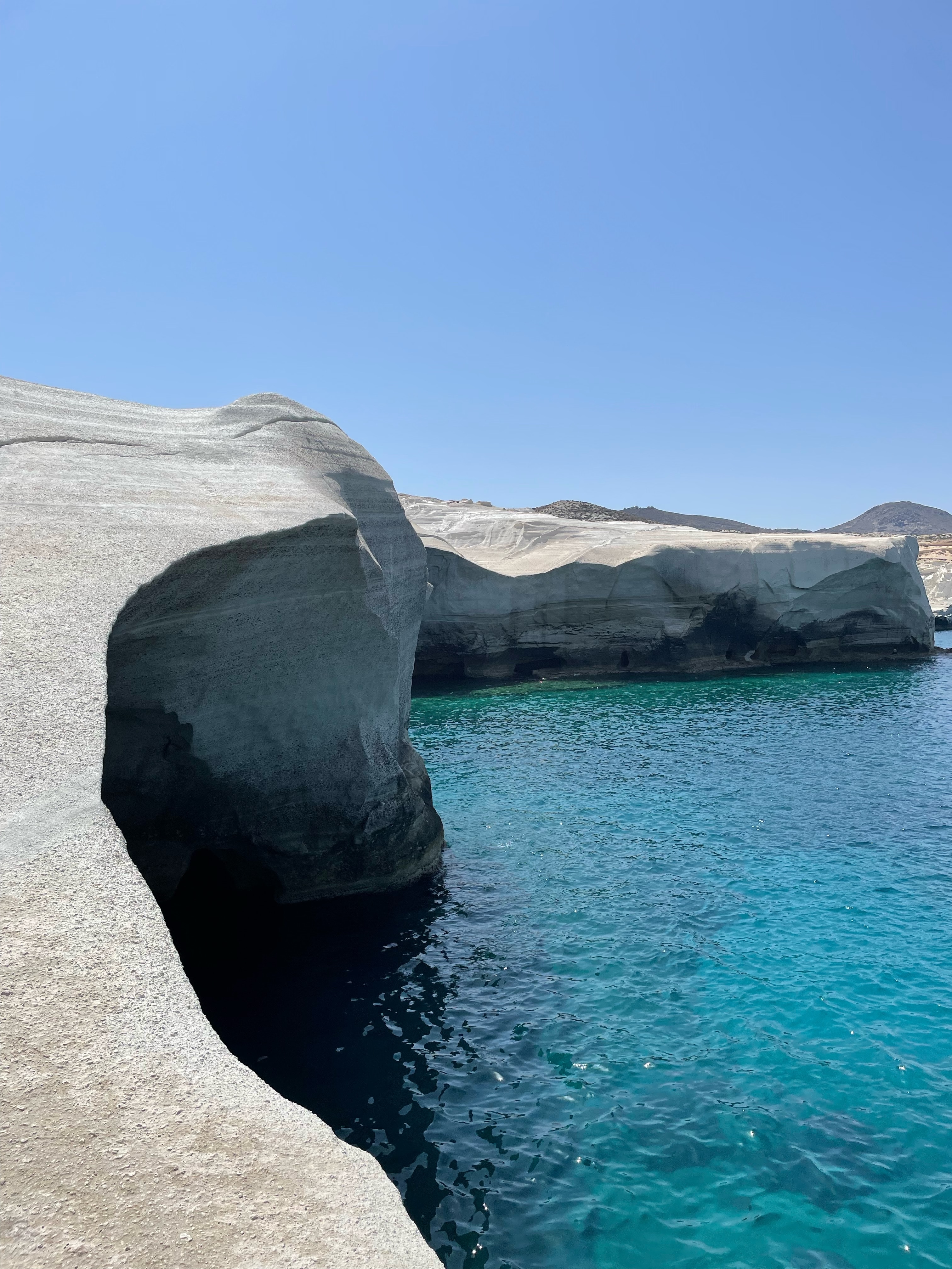 Σπηλιές Σαρακίνικο Μήλος