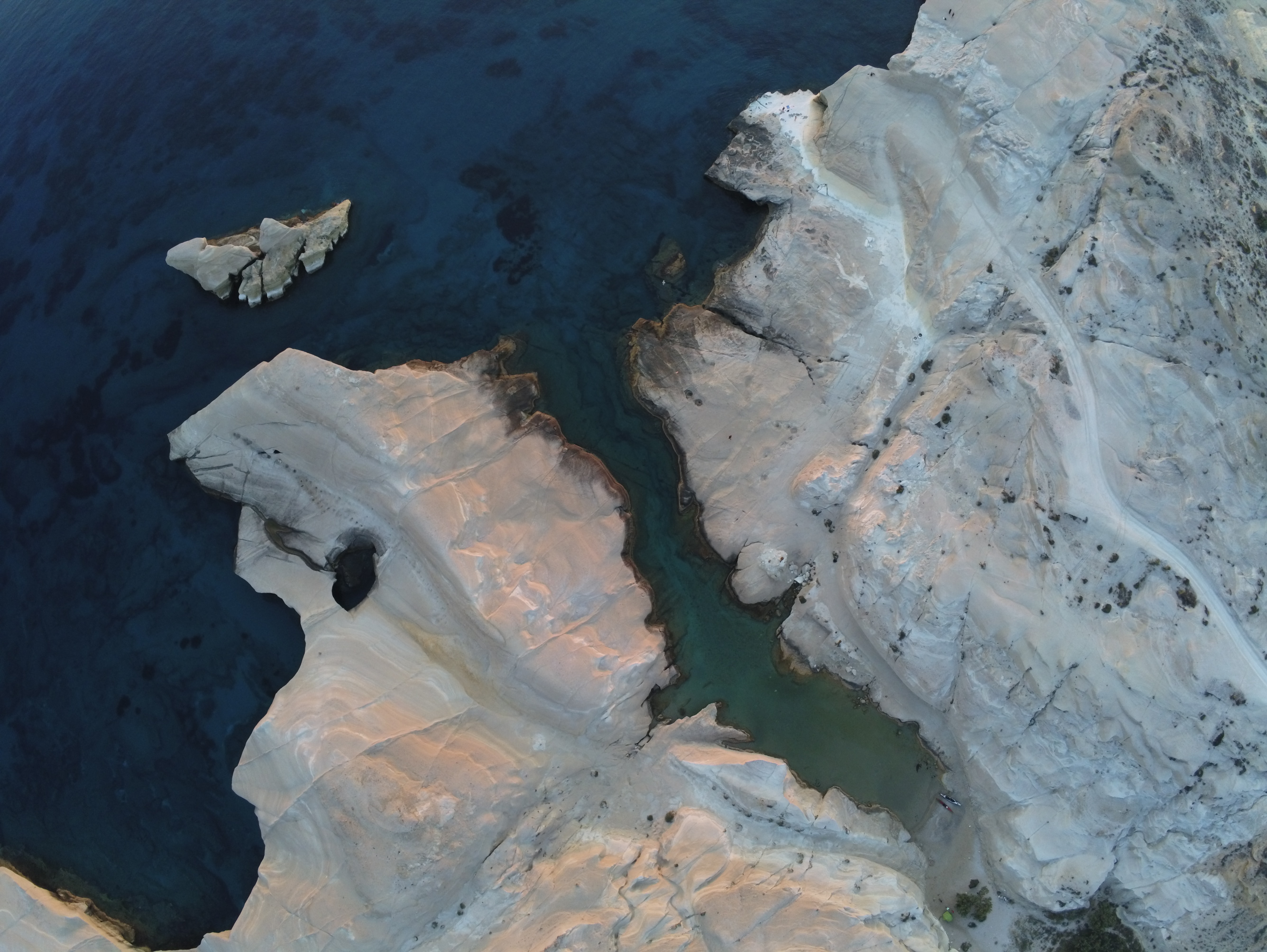 Sarakiniko Beach